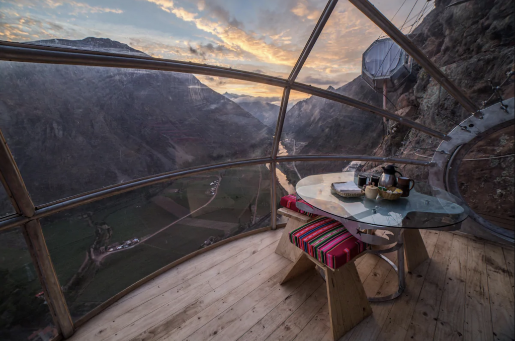 breakfast nook at sky lodge