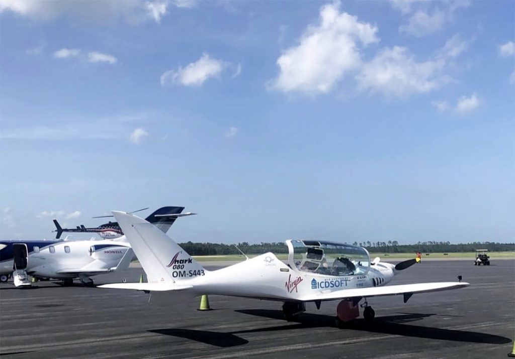 shark aero plane