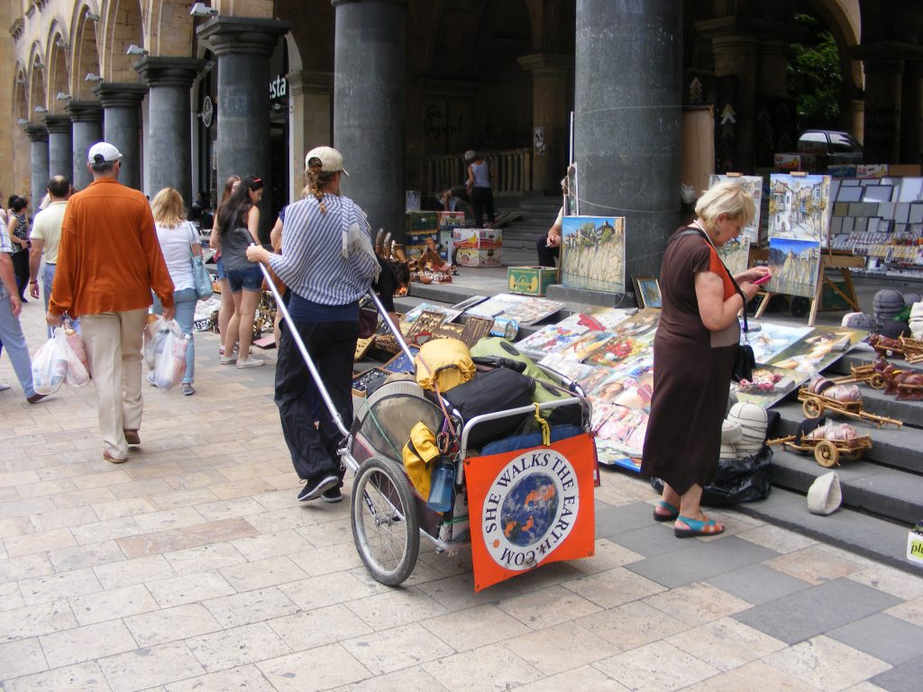 angela maxwell walked around the world city cart