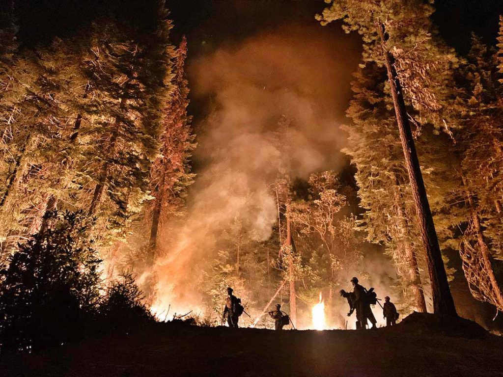 monument fire 2021 firefighters