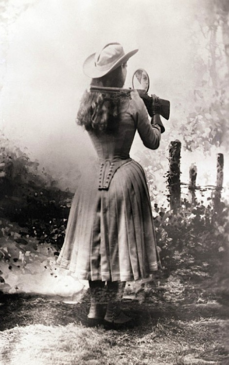 Annie Oakley: A Legend Who Taught Thousands of Women to Shoot