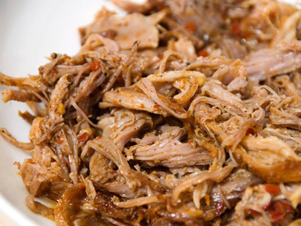 https://freerangeamerican.us/wp-content/uploads/2021/11/east-carolina-style-pulled-pork-sandwich-recipe-Delishably-1024x768.jpeg