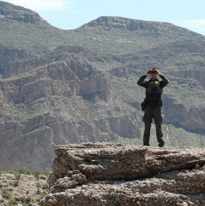 US border patrol agent lost hiker
