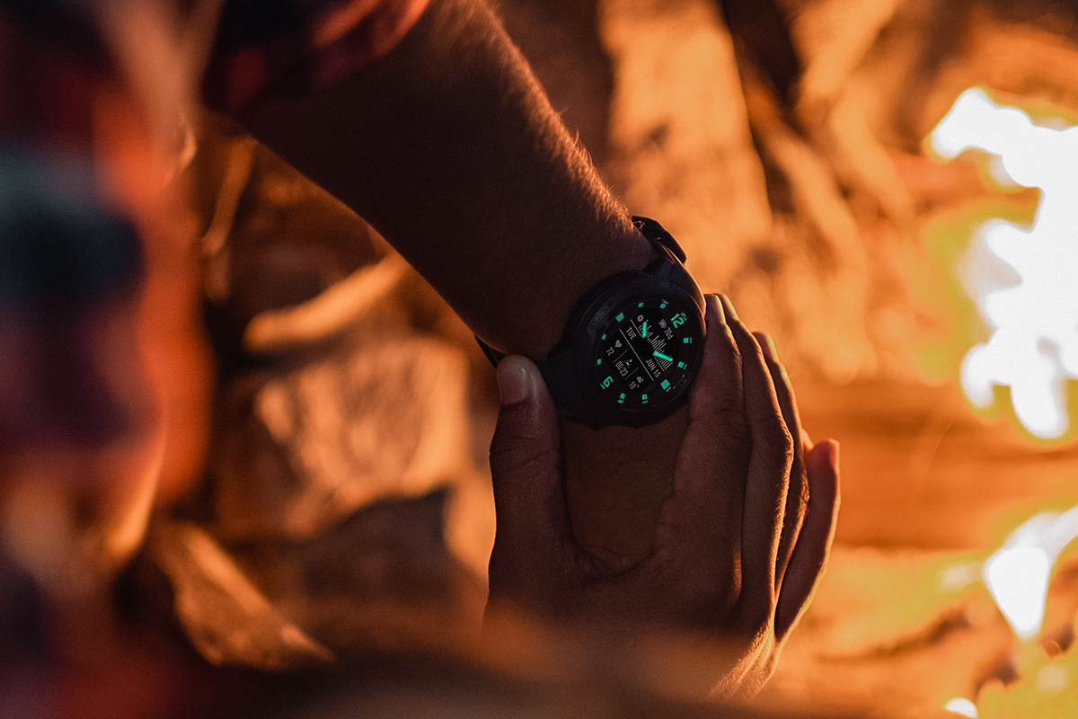 Garmin Instinct Crossover: Analog Meets Rugged Smartwatch