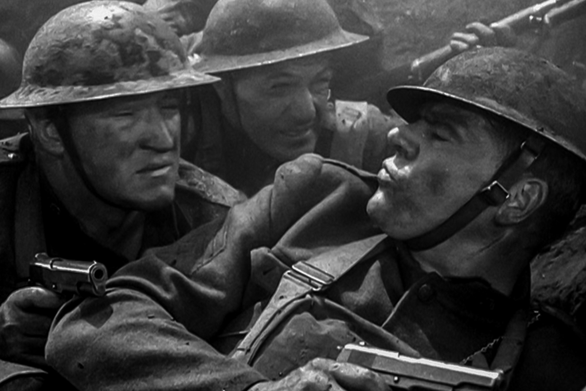 Joe Sawyer and Pat Flaherty hold Colt 1911 pistols in the 1941 film Sergeant York.